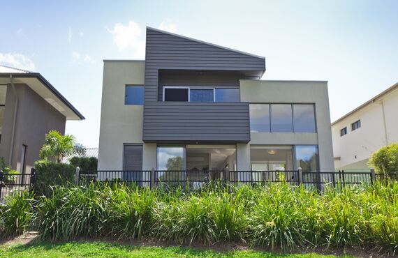 外壁塗装やコーキングの施工をいたしますので小牧市からもご連絡ください